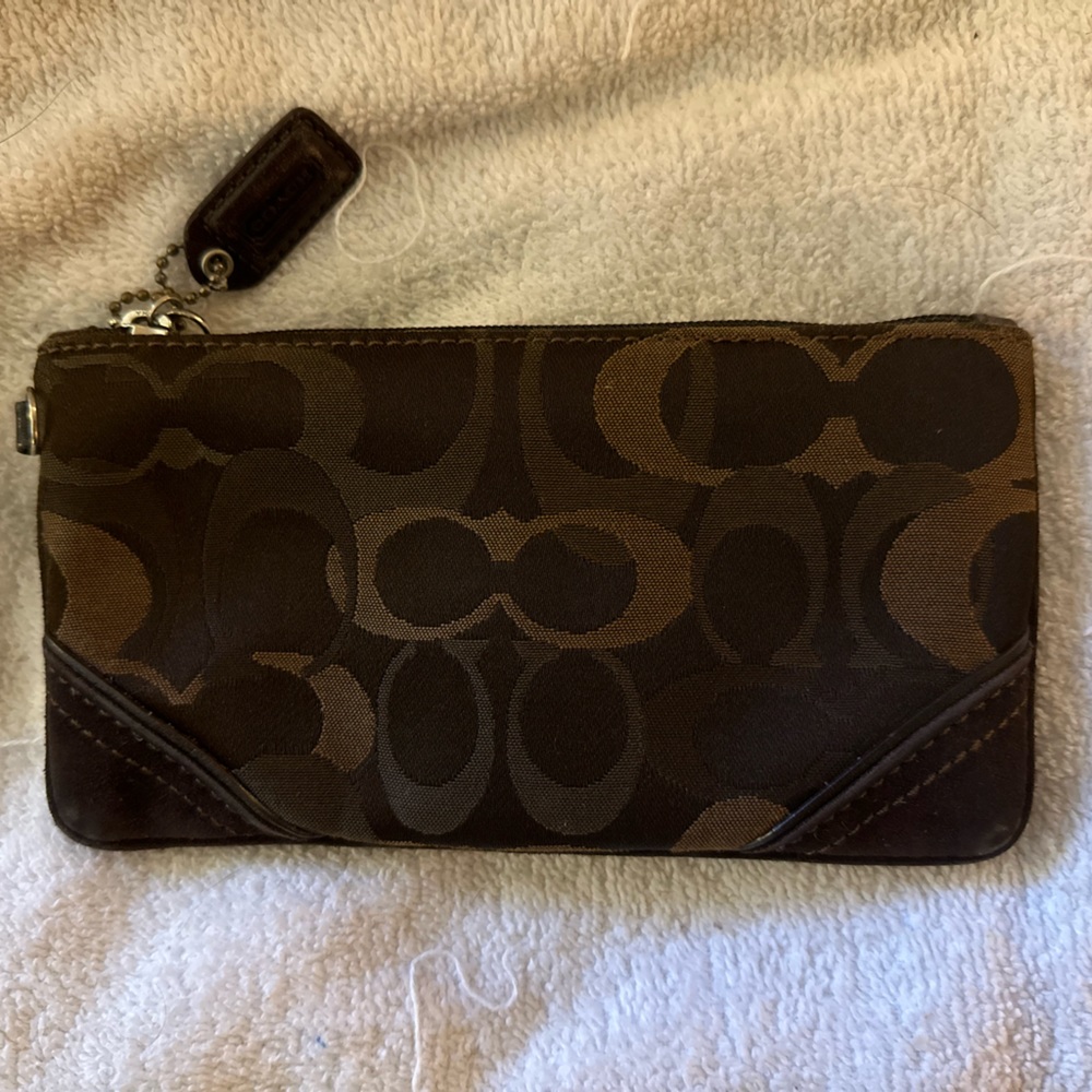Coach pouch. Brown.